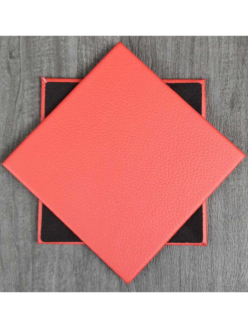 Poppy Shelly Leather Coaster- 10 cm Sq (articolo di vendita)