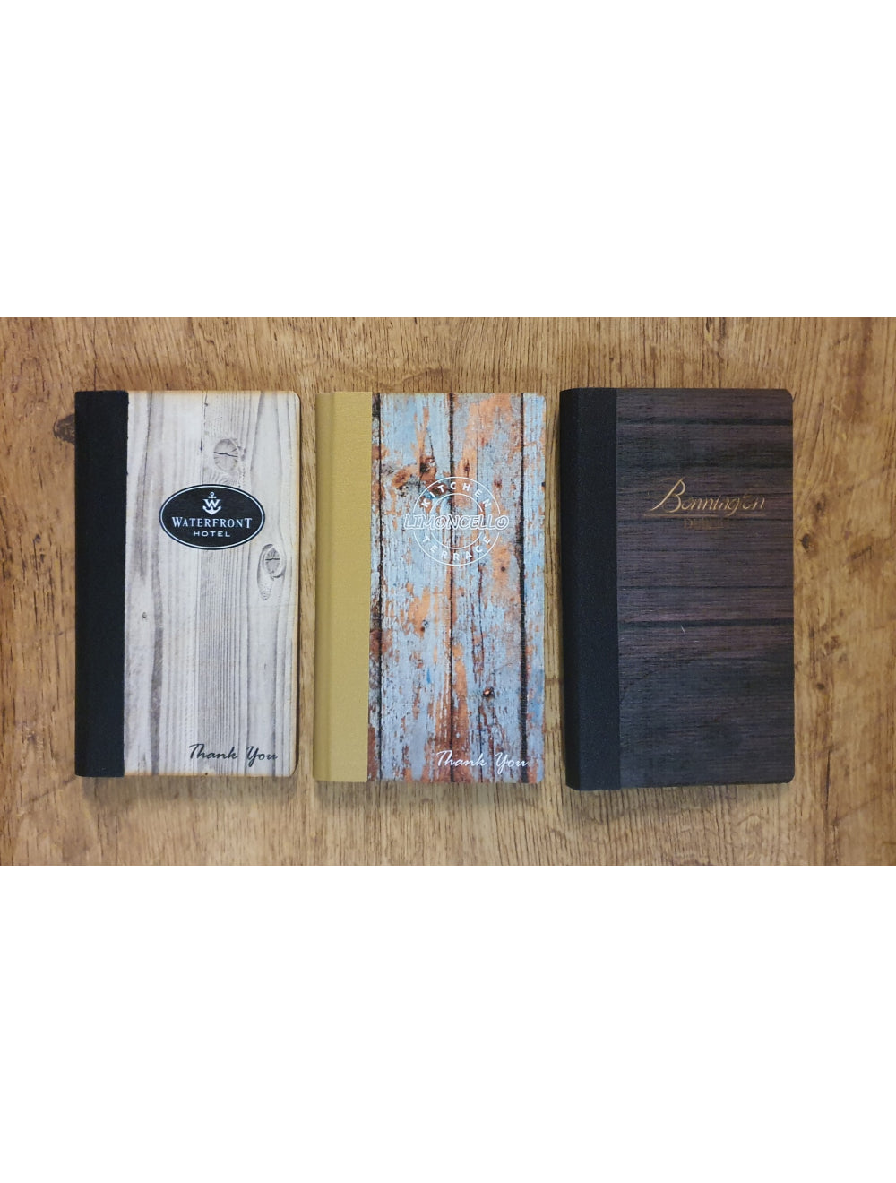 Presentatori di fatture in legno